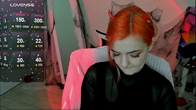 Fire Bestie online show from October 31, 2025, 2:13 pm