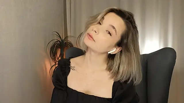 Snapshot of alita_angelo chatting on December 25, 2024, 8:28 pm alita angelo online show from December 25, 2024, 8:28 pm