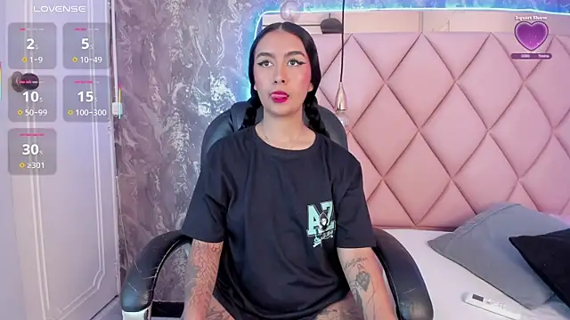 AntonellaQueenn online show from March 15, 2025, 11:29 am