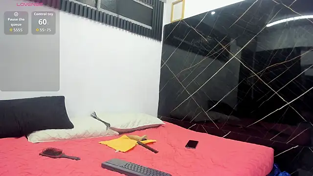 Analiasmith89 online show from October 19, 2025, 3:31 am