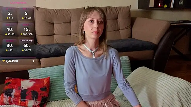 NinaNovalicious online show from June 10, 2026, 8:26 am