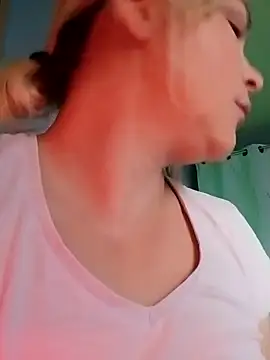 Snapshot of LaRa_forU chatting on September 14, 2025, 9:20 am LaRa forU online show from September 14, 2025, 9:20 am