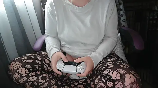 Snapshot of LaRa_forU chatting on February 25, 2025, 5:19 pm LaRa forU online show from February 25, 2025, 5:19 pm