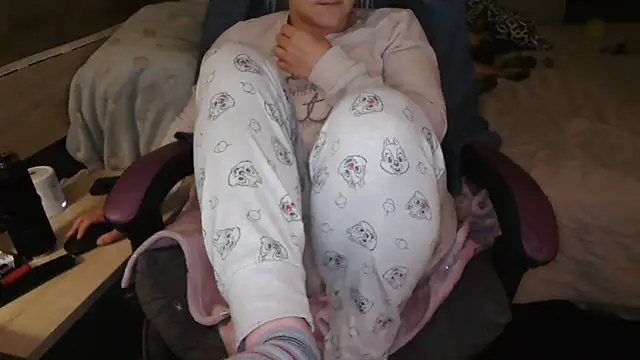 Snapshot of LaRa_forU chatting on March 19, 2025, 9:27 pm LaRa forU online show from March 19, 2025, 9:27 pm