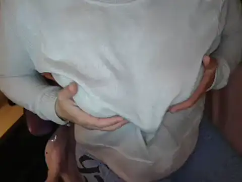 Snapshot of LaRa_forU chatting on March 12, 2025, 9:24 pm LaRa forU online show from March 12, 2025, 9:24 pm