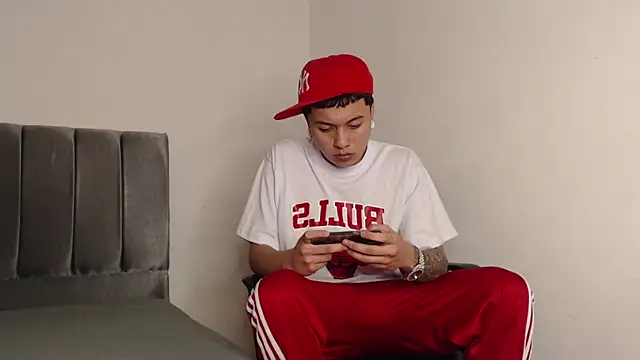 alex-lover online show from February 15, 2025, 8:11 am