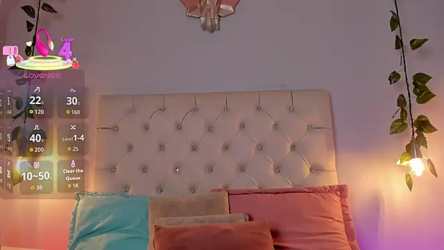 Snapshot of Isabella_Flowers chatting on September 25, 2025, 8:37 pm Isabella Flowers online show from September 25, 2025, 8:37 pm