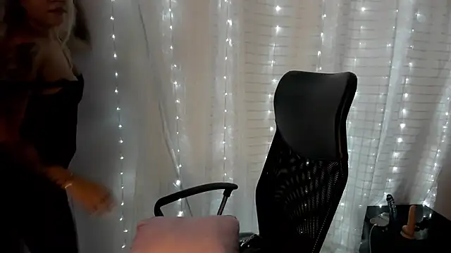 ConstansBlonde online show from October 11, 2025, 8:10 pm