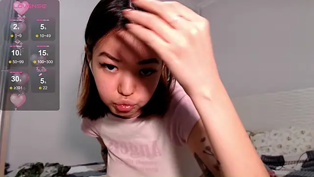 osaka nia online show from October 22, 2025, 2:49 pm