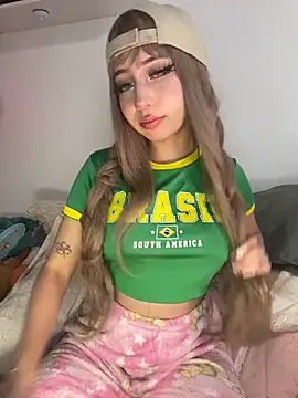 lunaapppp online show from March 1, 2026, 3:39 am