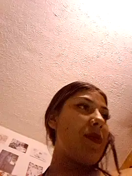 Sweel Leyva18 online show from March 13, 2025, 4:38 am