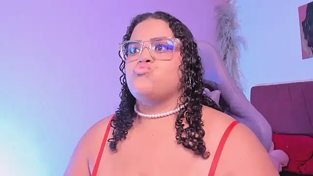 juli 2tyes online show from February 3, 2026, 6:40 am