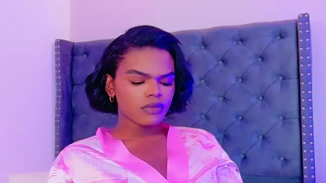 CamiEstrada online show from September 11, 2025, 8:14 am