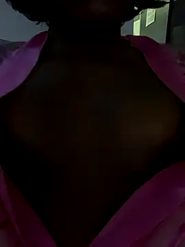 CamiEstrada online show from September 13, 2025, 10:04 am