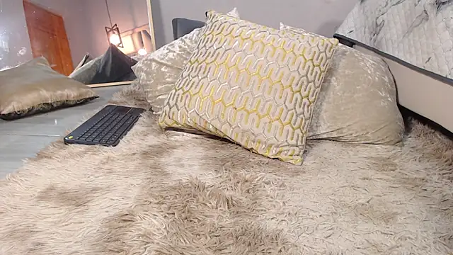 Snapshot of Luna_Florez chatting on February 11, 2025, 4:11 am Luna Florez online show from February 11, 2025, 4:11 am