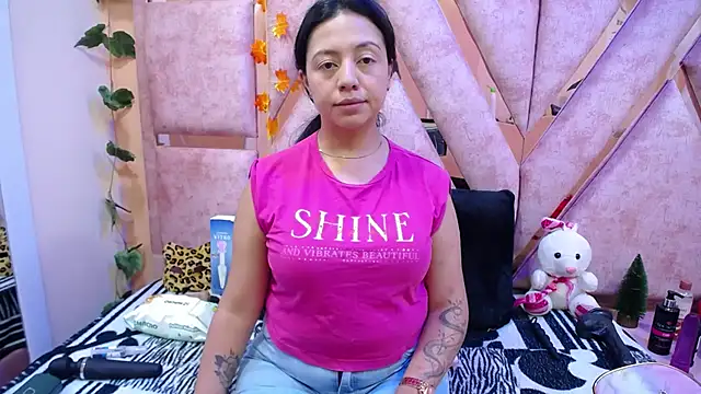 slut anal  online show from November 28, 2025, 7:25 pm