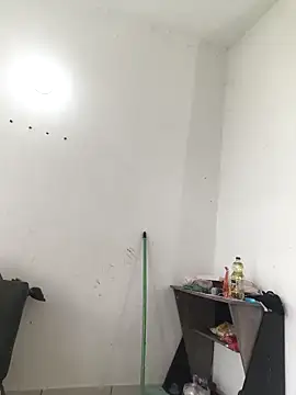 Scarlett-Leh online show from April 13, 2026, 10:52 am