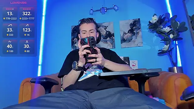  hairybeard  online show from September 15, 2025, 6:08 pm