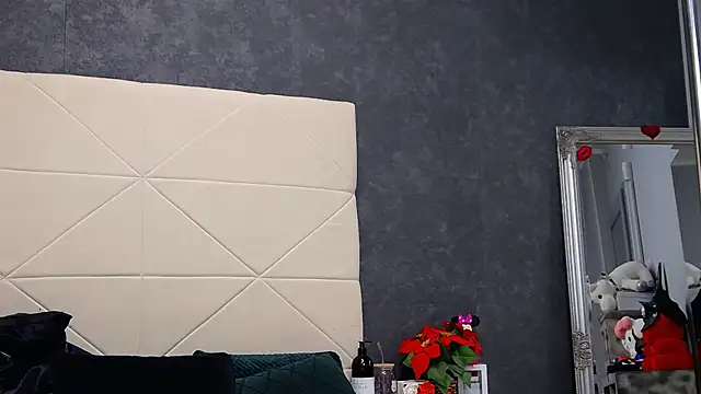 IssaSmith online show from April 21, 2026, 7:26 am