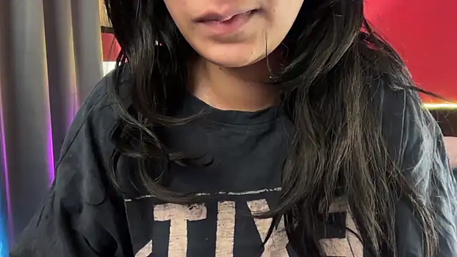 simrann 69 online show from November 17, 2025, 5:11 am