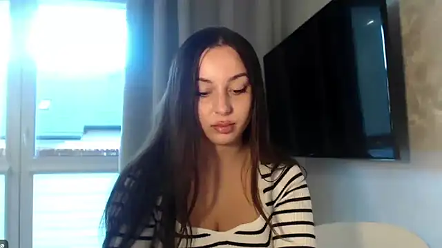 courtneyPerfect online show from October 7, 2025, 2:18 pm