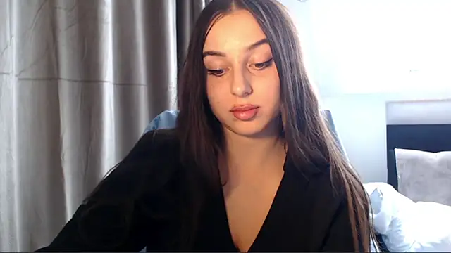 courtneyPerfect online show from September 29, 2025, 1:50 pm