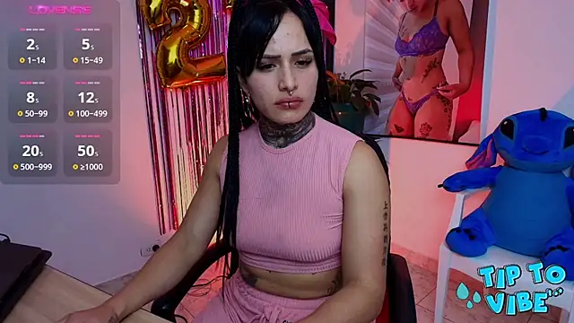 TinnaDawsom online show from March 18, 2025, 2:18 am