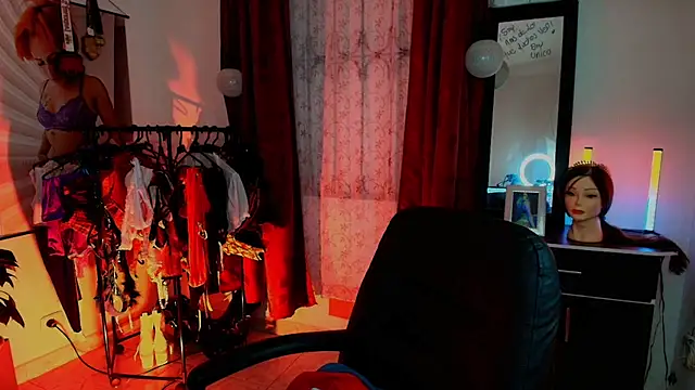 TinnaDawsom online show from November 28, 2025, 12:11 am