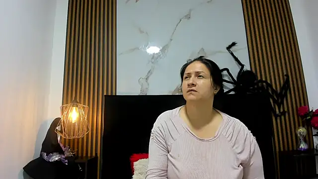 Ambber moon online show from October 25, 2025, 3:17 am