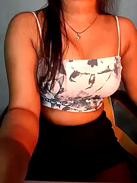 Snapshot of QueenOfHeart_07 chatting on March 15, 2025, 3:18 am QueenOfHeart 07 online show from March 15, 2025, 3:18 am