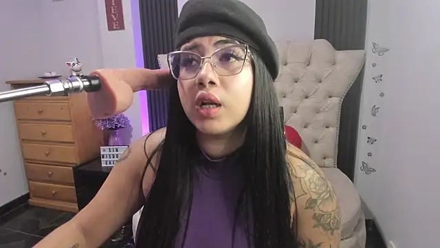 Sexy cristall  online show from September 26, 2025, 12:06 am