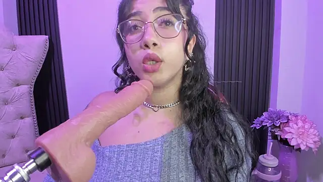 Sexy cristall  online show from May 24, 2026, 8:09 pm