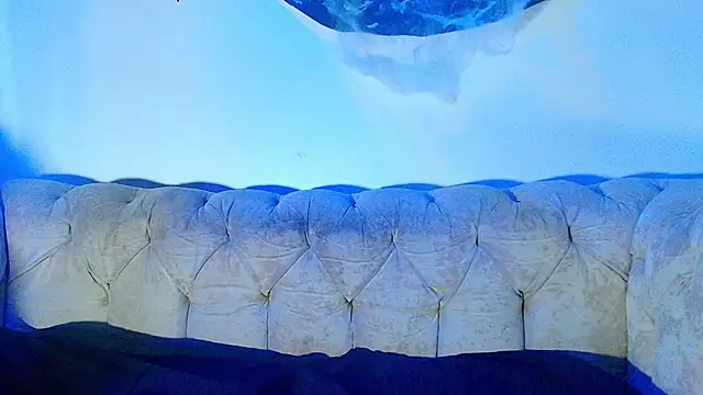 kira mz online show from October 29, 2025, 11:53 am