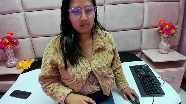 Snapshot of Miaa_Smiith_ chatting on September 16, 2025, 2:56 am Miaa Smiith online show from September 16, 2025, 2:56 am