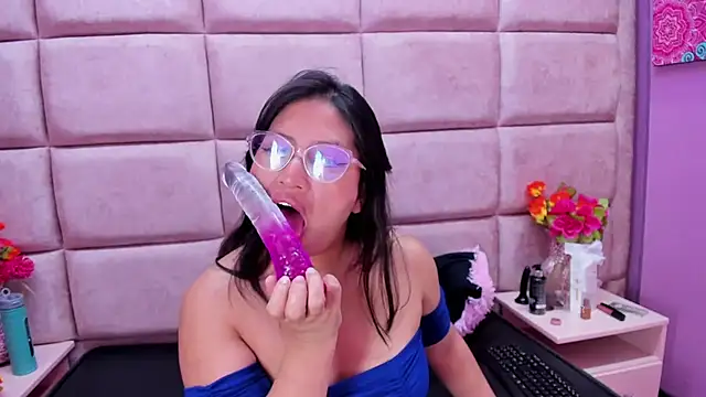 Snapshot of Miaa_Smiith_ chatting on March 21, 2025, 6:05 am Miaa Smiith online show from March 21, 2025, 6:05 am