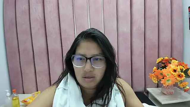 Snapshot of Miaa_Smiith_ chatting on November 7, 2025, 3:55 am Miaa Smiith online show from November 7, 2025, 3:55 am