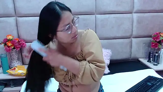 Snapshot of Miaa_Smiith_ chatting on March 11, 2025, 2:53 am Miaa Smiith online show from March 11, 2025, 2:53 am