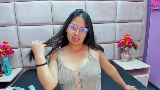 Snapshot of Miaa_Smiith_ chatting on March 19, 2025, 2:37 am Miaa Smiith online show from March 19, 2025, 2:37 am