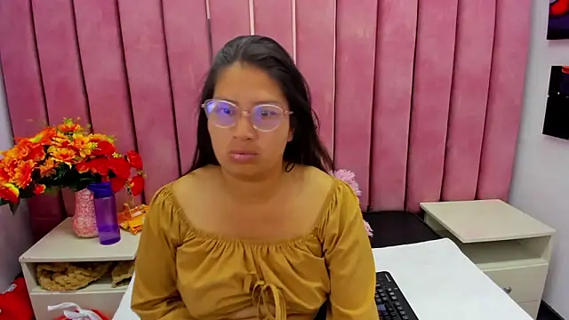 Snapshot of Miaa_Smiith_ chatting on September 18, 2025, 3:09 am Miaa Smiith online show from September 18, 2025, 3:09 am