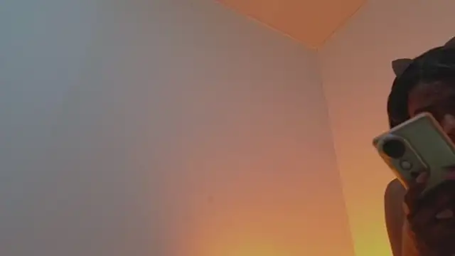 Snapshot of ChannelCox1 chatting on November 26, 2025, 5:40 am ChannelCox1 online show from November 26, 2025, 5:40 am