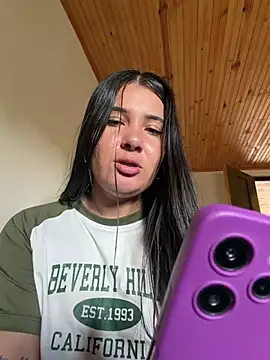 Pariis08 online show from March 11, 2026, 5:51 pm