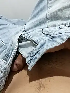 C vas  online show from December 6, 2024, 1:02 am