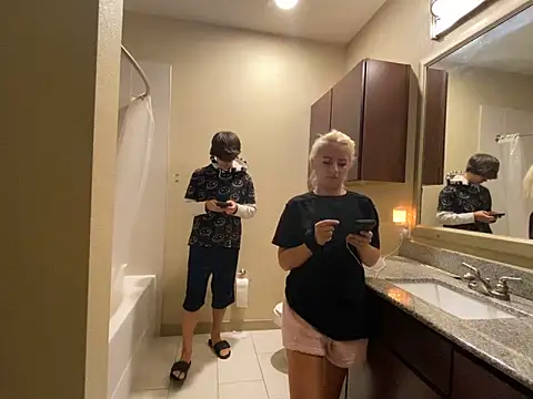 girlfriendmissy online show from March 16, 2025, 8:10 pm