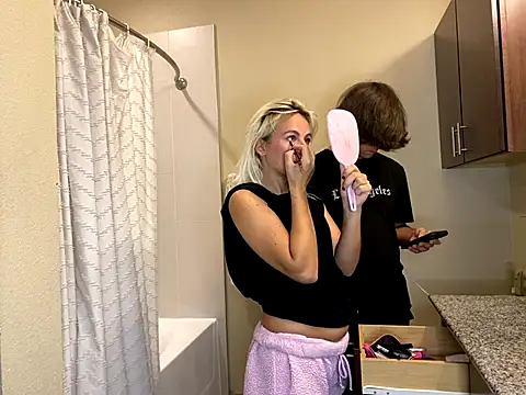 girlfriendmissy online show from September 13, 2025, 10:21 pm