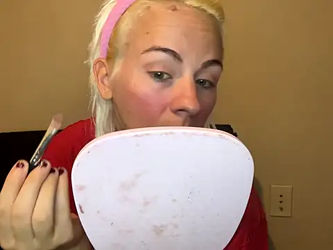 girlfriendmissy online show from September 27, 2025, 8:59 pm