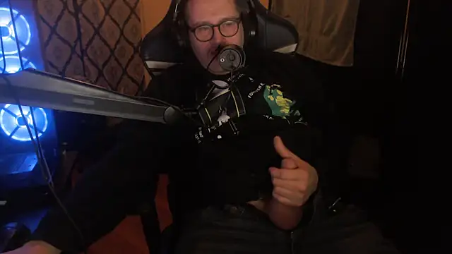 chicostick413 online show from February 9, 2026, 12:52 am