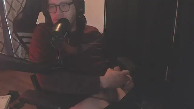 chicostick413 online show from January 5, 2026, 7:06 pm