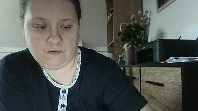 ReifeVenna online show from November 17, 2025, 1:59 pm