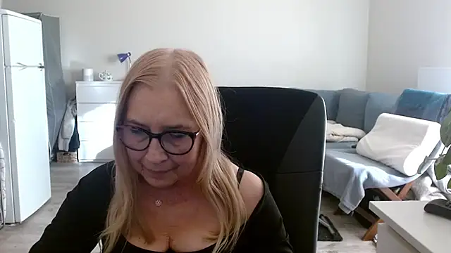 sofia xkiss online show from March 16, 2025, 2:55 pm