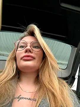 justmila online show from October 5, 2025, 8:16 am